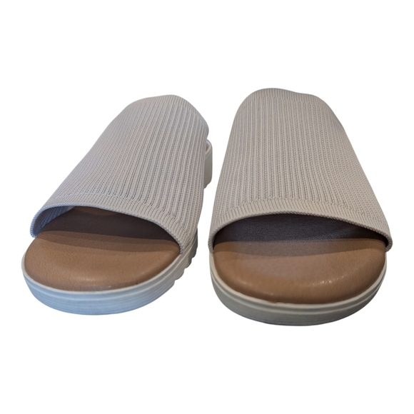 Kensie Women's Beige Slide Sandals - Picture 3 of 7